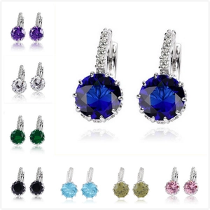 Boucles d'oreilles créoles tendance avec zircons ronds disponibles en huit couleurs vives