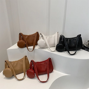 Retro woven large capacity shoulder bag set with a small round pouch in five colors