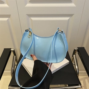 Sac Sous Le Bras En Cuir PU Brillant Femmes Crescent Hobo Sac À Main Bandoulière Style Rue Polyvalent Chic