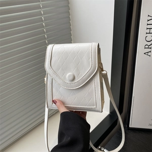 Women Minimalist Quilted PU Leather Crossbody Bag Small Square Phone Bag With Adjustable Strap Daily Casual Fashion Bag