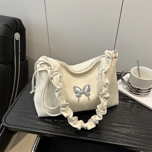 Borsa Sottospalla Plissettata da Donna con Farfalla in Metallo Borsa a Tracolla Arricciata per Moda Quotidiana Street Trend