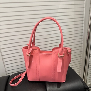 Women Fashion PU Leather Bucket Bag 2025 Vintage Handbag Versatile Crossbody Bag With Vertical Stitching Gold Hardware Shoulder Bag