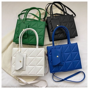 Minimalist quilted PU leather handbags in four colors with detachable coin purses