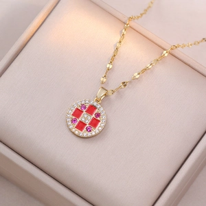 Collier Élégant Avec Pendentif Rond Acier Titane Émail Rouge Zircon Pierre Rose Bijoux Géométriques Pour Femmes