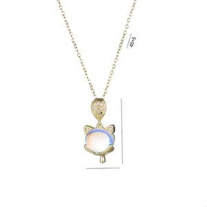 Collier mode renard en or 18 carats avec pierre de lune et zircons étincelants