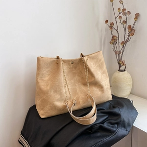 Large Capacity Tote Bag Women Vintage PU Leather Metal Chain Spliced Strap Simple Commute Streetwear Shoulder Handbag