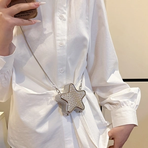 Sac de soirée chic en forme d'étoile argentée avec strass brillants et chaîne