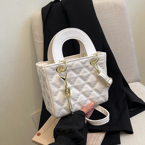 Elegant Quilted Diamond Pattern PU Leather Handbag For Women Golden Hardware Key Charm Crossbody Bag Lady Style Purse