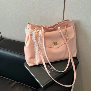 Sac Fourre-tout Femme en Cuir PU Avec Nœud en Dentelle Grande Capacité Sac à Bandoulière Avec Chaîne Et Serrure en Métal