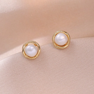 Retro Elegant Flower Freshwater Pearl Stud Earrings With 925 Sterling Silver Earring Post Copper Plated Jewelry For Women