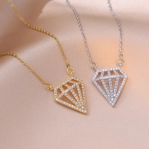 Collier Femme Luxe Minimaliste Acier Titane Pendentif Diamant Évidé Pavé Zircon Strass Chaîne De Clavicule Élégante