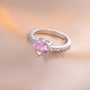Anello con zircone rosa a forma di cuore, micro-pavé di diamanti e fascia regolabile