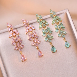 Boucles Oreilles Longues Pampilles Feuilles Élégantes Avec Corps En Cuivre Strass Et Tige En Argent Pour Bijoux Banquet Mariage Femmes