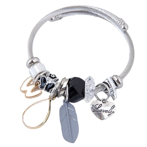 Bracelet à breloques avec lettre W, plume et cœur sur fil en acier inoxydable argent