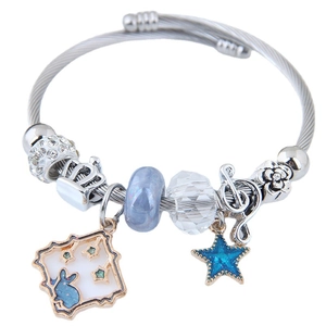 Silbernes Bettelarmband mit blauem Stern, Hasen-Anhänger, Glasperlen und Notenschlüssel