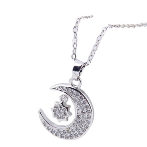 Magnifique collier en argent S925 avec pendentif lune et étoile étincelant serti de zircons