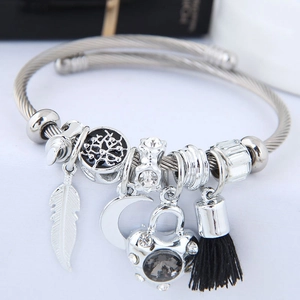 Bracelet à perles argenté avec Arbre de Vie, cadenas en cœur et pompon noir élégant