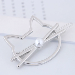 Minimalist silver metal cat-shaped hair clip with hollow design and white faux pearl