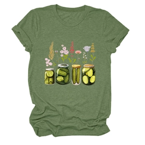Détail de la texture en coton mélangé et de l'imprimé floral de bocaux sur le t-shirt vert
