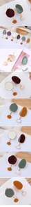 Nahaufnahme von koreanischen geometrischen Emaille-Ohrringen in klassischen Retro-Farben