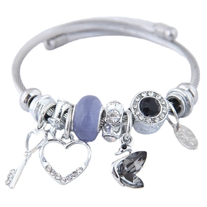 Bracciale regolabile in acciaio con opale viola, cigno e ciondoli a cuore