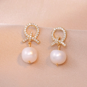 Boucles D'oreilles Pendantes En Perles D'eau Douce Avec Tige En Argent Nœud En Strass Rétro Élégant Pour Femmes