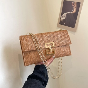 Sac Bandoulière Tissé En Paille Bohème Pour Femmes Pochette De Vacances À Rabat Avec Chaîne En Métal Et Boucle De Verrouillage