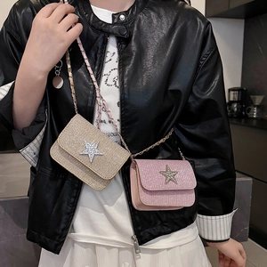 Elegante borsa a tracolla con motivo a stella oro e rosa con dettagli in diamanti brillanti