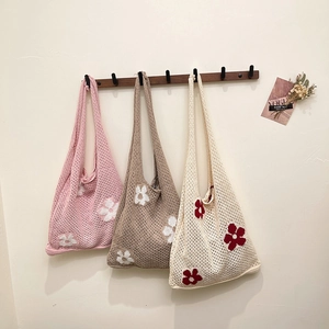Handmade Woven Tote Bag Floral Crochet Shoulder Bag Sweet Hollow Out Vacation Beach Bag For Women Lightweight Large Capacity