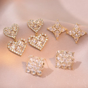 Boucles D'oreilles Puces Cœur Étoile Carré Zircon Cuivre Plaqué Or Pour Femmes Bijoux De Mode Avec Tige En Argent