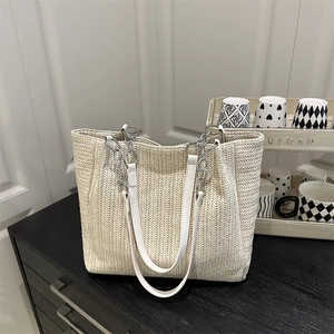 Mode Stroh Gewebt Tote Bag Große Kapazität Lässige Sommer Strand Schultertasche Mit Metallkette Leder Spleißen Gurt Damen