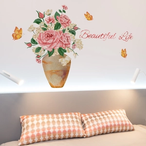 Wandtattoo mit rosa Rosen in Vase und Schmetterlingen für das Schlafzimmer Dekor