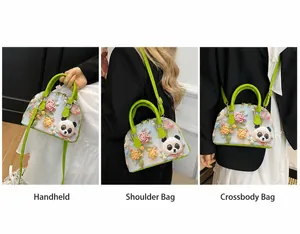 Detailansicht der Blumen-Tasche mit Tragemöglichkeiten als Hand-, Schulter- und Umhängetasche