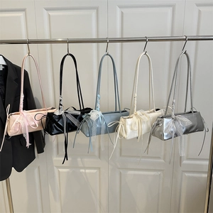 Borse a spalla minimaliste con fiocchi in pizzo disponibili in cinque colori alla moda