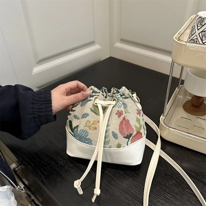 Women Vintage Ethnic Style Floral Jacquard Bucket Bag Splicing Synthetic Leather Drawstring Shoulder Crossbody Bag Casual Daily Travel