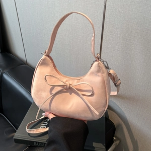 Sac Hobo Doux pour Femmes Couleur Unie PU Satin Sac Sous le Bras Avec Pendentif en Künstliche Perle Dentelle Trajet Quotidien Rétro Sac à Main