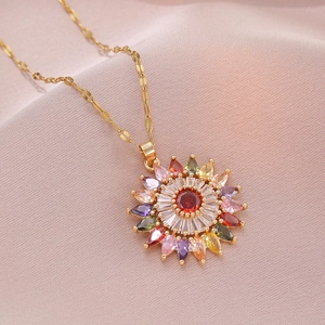 Bunte Sonnenblumen-Halskette mit Goldkette und funkelndem mehrfarbigem Edelsteinanhänger