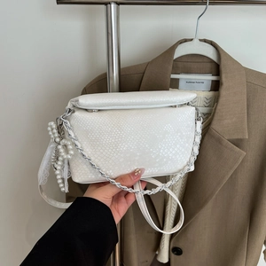 Chic Women Snake Pattern PU Leather Shoulder Bag With Silver Chain And Artificial Pearl Lace Pendant Small Crossbody Tote Bag