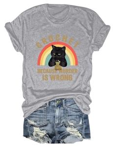 T-shirt gris en coton imprimé chat crochet et short en jean bleu délavé à plat