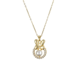 Elegante goldene Hasen-Schleife Halskette mit einer runden Perle und Zirkon-Akzenten