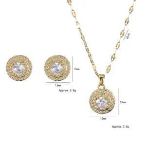 Goldenes Blumen-Schmuckset mit funkelndem Zirkon-Anhänger und Ohrringen in 13mm