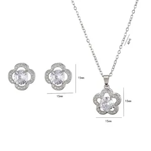 Parure bijoux fleur en argent avec boucles d'oreilles trèfle et collier en zircon