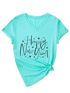 T-shirt bleu clair à col en V avec imprimé Happy New Year et détail noué à plat