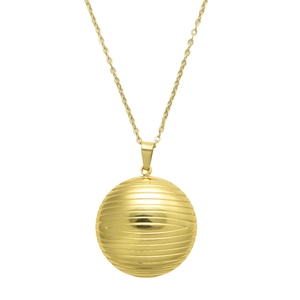 Collier minimaliste à pendentif sphère dorée avec rainures sur une chaîne fine à maillons