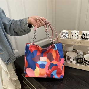 Sac Fourre-Tout En Nylon À Imprimé Géométrique Abstrait Coloré Pour Femmes Sac À Main Grande Capacité Avec Chaîne En Métal Cuir