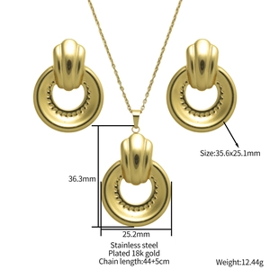 Minimalistisches Schmuckset aus 18K vergoldetem Edelstahl mit Halskette und Ohrringen
