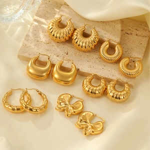 Boucles d'Oreilles Créoles Croissant en Acier Inoxydable Plqué Or pour Femmes Design de Niche Papillon Goutte Bijoux