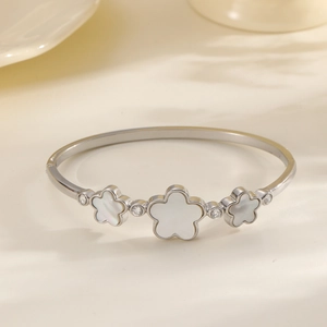 Bracelet jonc en acier argenté avec fleurs en nacre blanche et zircons pour femmes
