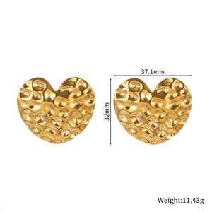 Golden heart-shaped hammered earrings for women with detailed size measurements