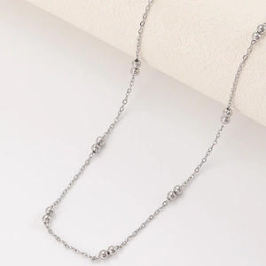 Minimalistische silberne Doppelperlenkette aus Edelstahl für einen modernen Look